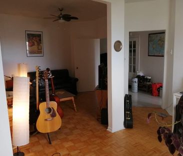 Mini 5 1/2 (une seule chambre fermée) et UN stationnement - Photo 4
