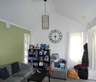 1x BEDROOM IN A FANTASTIC LOCATION: - Photo 5