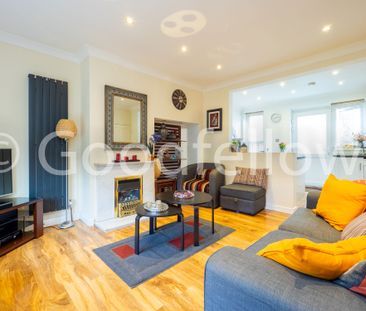 Dore Gardens, Morden, SM4 - Photo 3