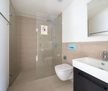 Modern studio with high-quality finishes and two seating areas - Foto 3