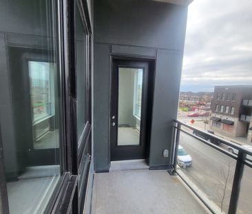 For Lease - 3285 Carding Mill Trail Unit# 305, Oakville, Ontario - Photo 3