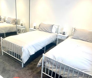 2 bedroom end of terrace house to rent - Photo 4