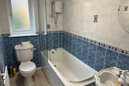 Lansdowne Close - Photo 5