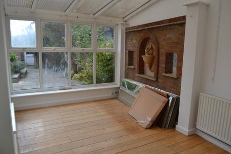 3 bedroom end of terrace house to rent - Photo 2