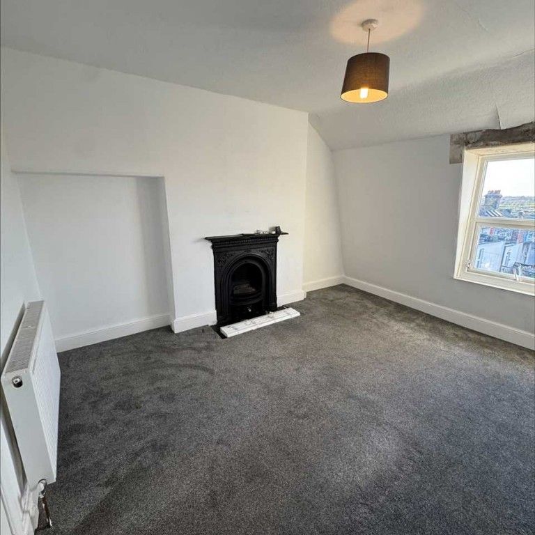 Rochester Road, Plymouth - Photo 1