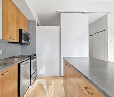 383 Cumberland Street - 802 - Photo 2