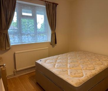 Room in a Shared Flat, Ballantrae House, NW2 - Photo 2