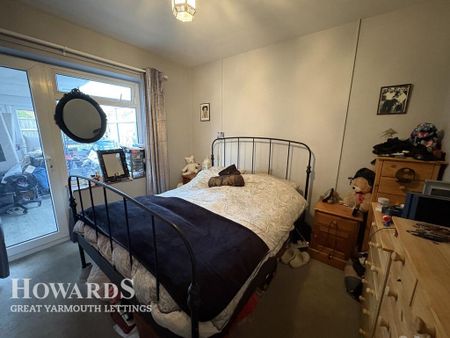 3 bedroom bungalow to rent - Photo 3