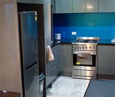 Spacious 4 Bedroom House in Mount Roskill - Photo 4