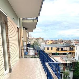 Quadrilocale in affitto - Photo 2