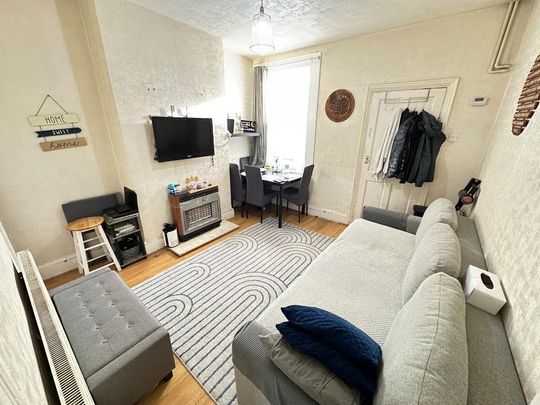 2 bedroom terraced house to rent - Photo 1