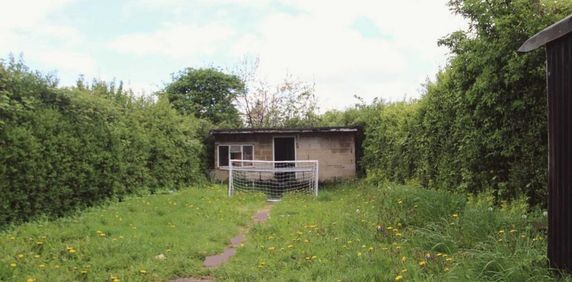 4 bedroom semi-detached house to rent - Photo 2