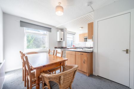 Victoria Circus - Photo 2