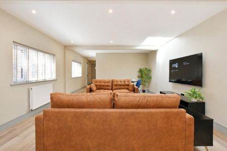 2 bedroom flat to rent - Photo 2