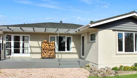 Three Bedroom Home in Great Location - Photo 5