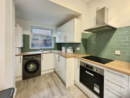 3 bedroom semi-detached house to rent - Photo 5