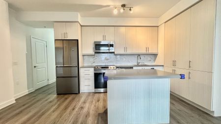 For Lease - 75 Oneida Crescent Unit# 401, Richmond Hill, Ontario - Photo 2