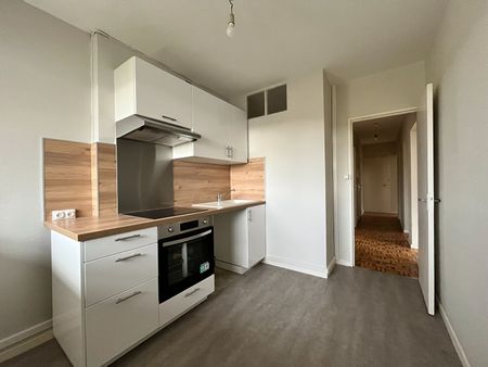 Location Appartement 4 pièces 69m² - Photo 3