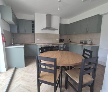 1 bedroom in a house share to rent - Photo 2