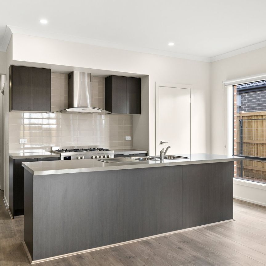 17 Stevie Road, Sunbury VIC 3429 - Photo 1