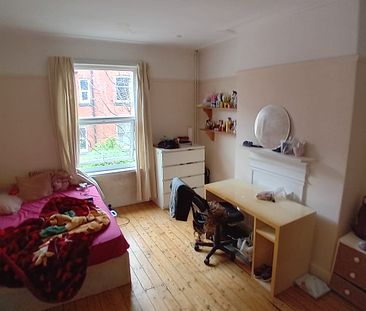 6 Bed - 21 Manor Terrace, Headingley, Leeds - LS6 1BU - Student - Photo 1
