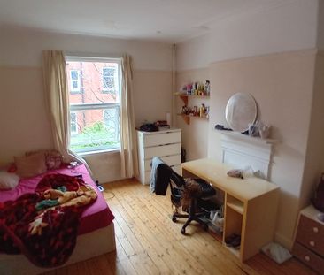 6 Bed - 21 Manor Terrace, Headingley, Leeds - LS6 1BU - Student - Photo 2