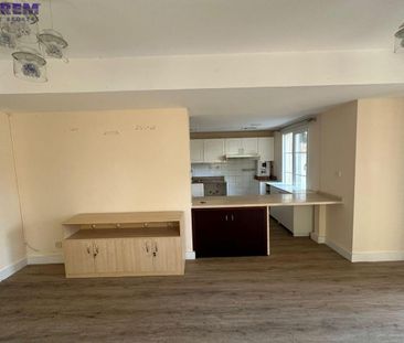 Lowest Rent | Prime Location| Ready to Move - Photo 6