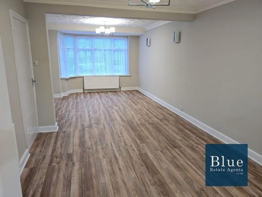 4 bedroom semi-detached house to rent - Photo 1