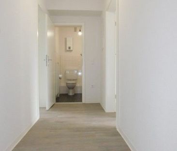 Attraktive 2-Zimmer-Wohnung mit Balkon in Rheinnähe – renoviert und bezugsfertig! - Photo 2