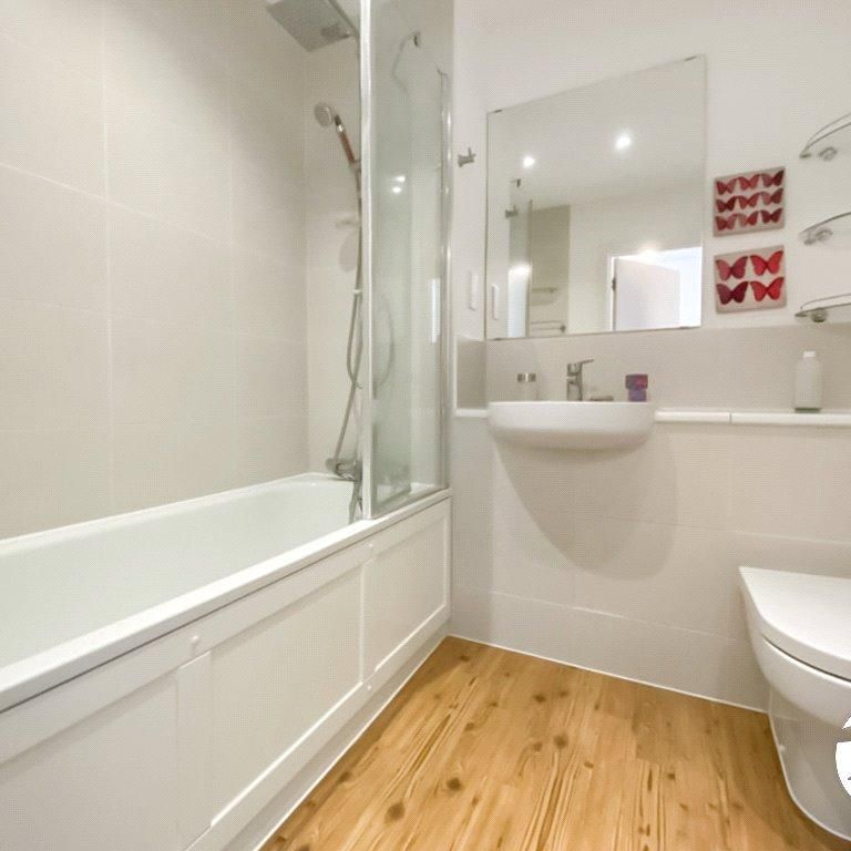 2 bedroom terraced house to rent - Photo 1