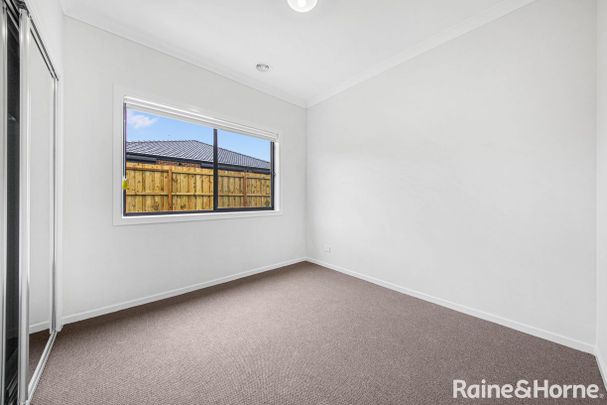 11 Furness Close, Wyndham Vale, VIC 3024 - Photo 1