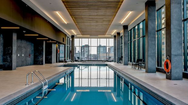 280 René-Lévesque Ouest, Montréal, QC - Photo 1