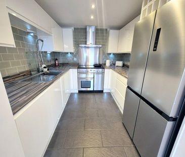 4 Bed Flat, South Ferry Quay, L3 - Photo 6