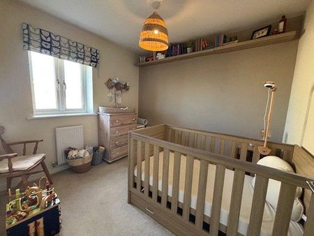 4 bedroom detached house to rent - Photo 5