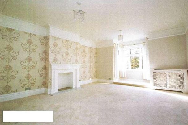 Bedroom Maisonettet Floor In Cranleigh, GU6 - Photo 1