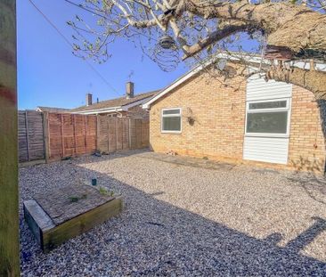 3 bedroom detached bungalow to rent - Photo 6