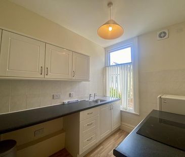 2 bedroom property to rent - Photo 3