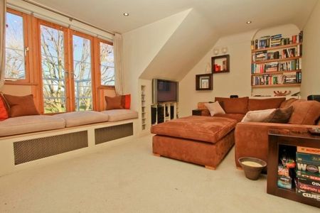 2 Bed Flat, Woodville Gardens, W5 - Photo 2