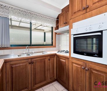 29 Brentwood Drive, Cranbourne North - Photo 5