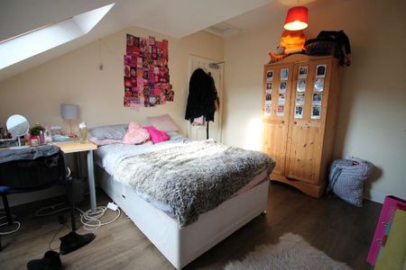 4 bedroom flat to rent - Photo 5