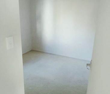 Charming 2-Bedroom Unit in Epsom - Photo 1