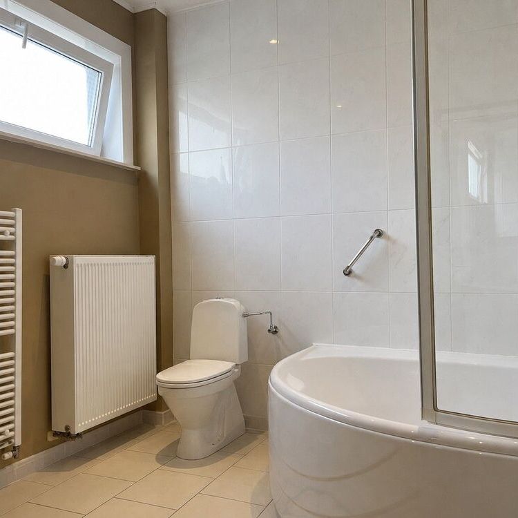 Gelijkvloers 2-slaapkamerappartement te huur nabij centrum De Haan - Foto 1