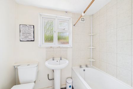 2 bedroom House in Foxhill Road, Reading - Photo 5