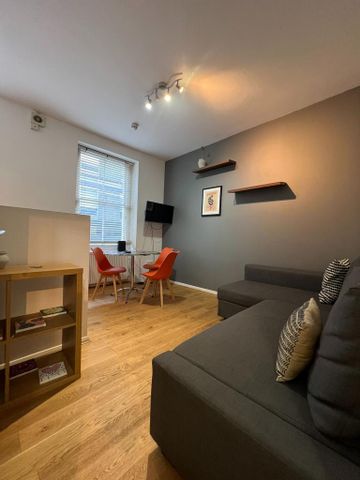 2 bedroom flat to rent - Photo 2