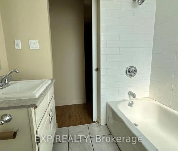 22 CHARLOTTE STREET - Photo 6