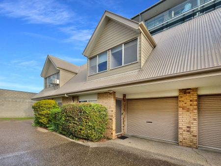 Short Walk to Sunshine Plaza and Ocean Street! - Photo 4