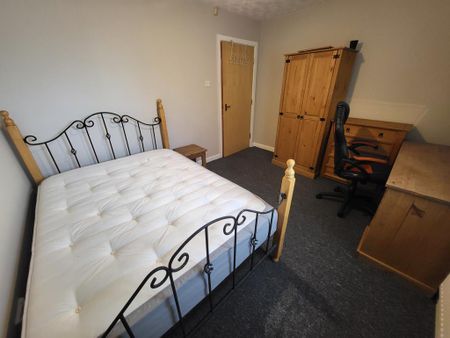 2 bedroom apartment to rent - Photo 4