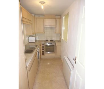 2 bedroom terraced house to rent - Photo 4