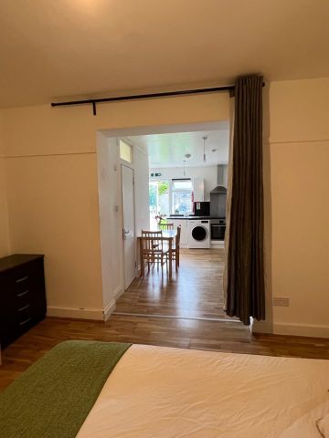 1 Bed Flat, Vivian Avenue, HA9 - Photo 3