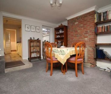 3 bedroom Property to rent - Photo 2